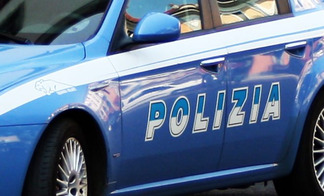 napoli, maltrattamenti alla compagna