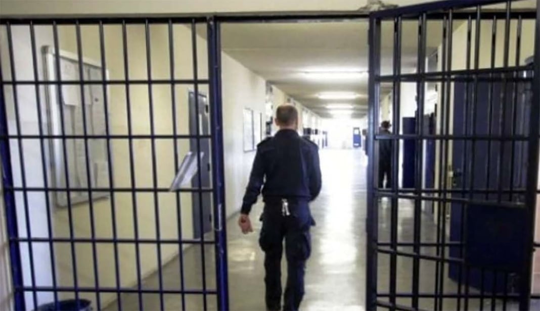 Ariano Irpino, blitz nel carcere