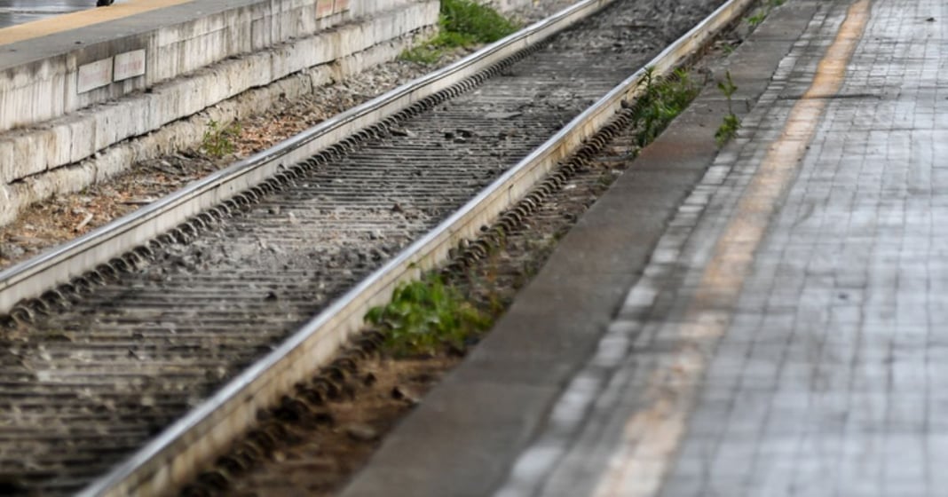 Lavori sulla linea Napoli-Cancello: treni fermi per potenziamento infrastrutturale