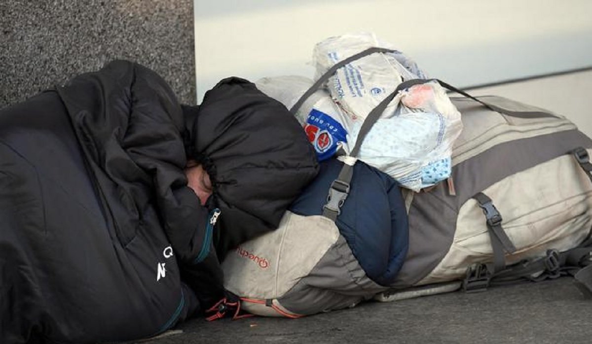 Emergenza senzatetto a Napoli, in Prefettura il punto sul piano estivo di assistenza