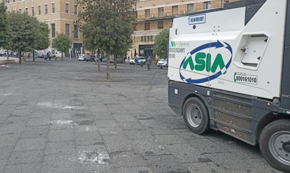 napoli, federalberghi attacca