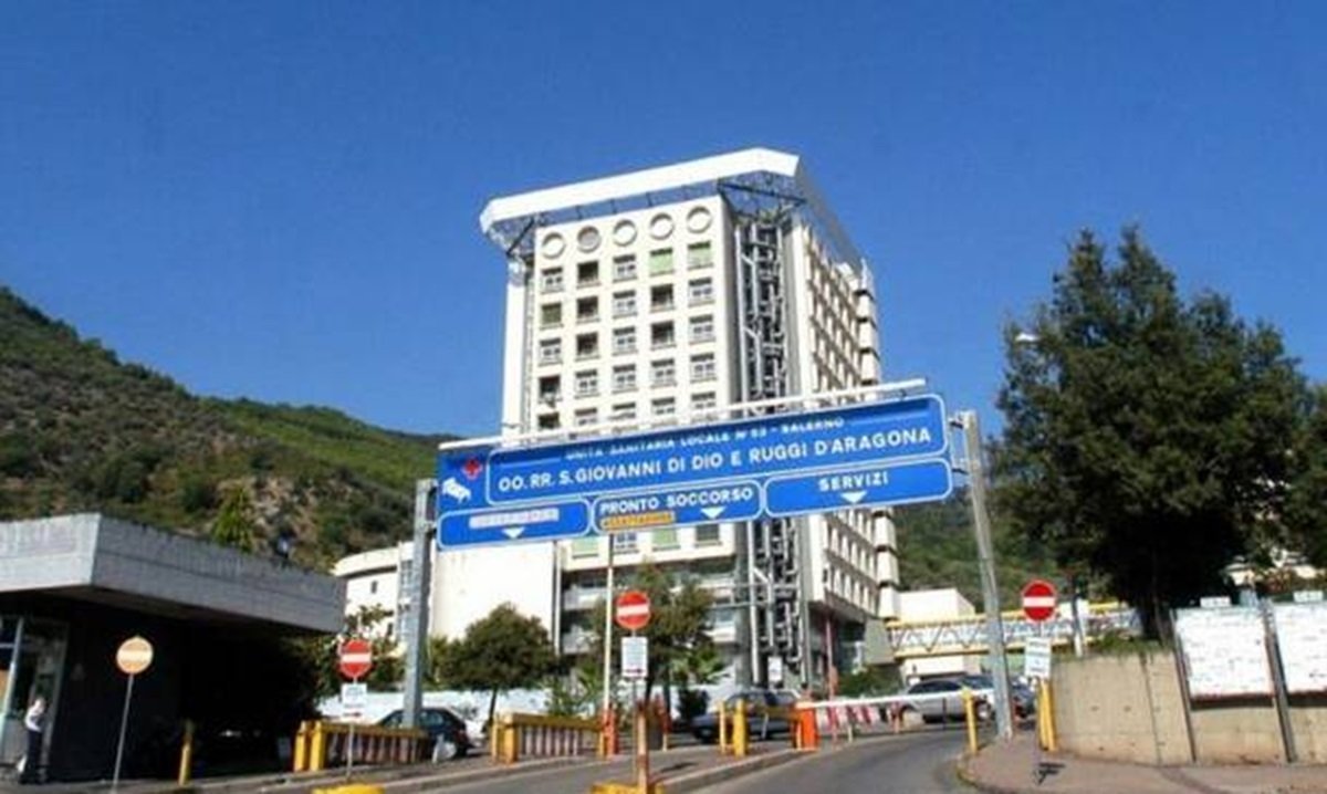 Bimbo positivo a stupefacenti prelevato dall’ospedale di Salerno: scattano le ricerche