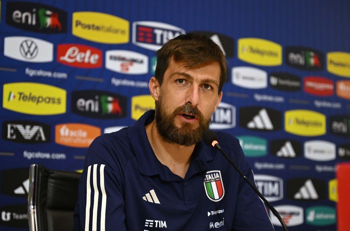 Acerbi, il rifiuto alla Nazionale divide ancora. Spunta il like dell’ex ct Mancini: è bufera