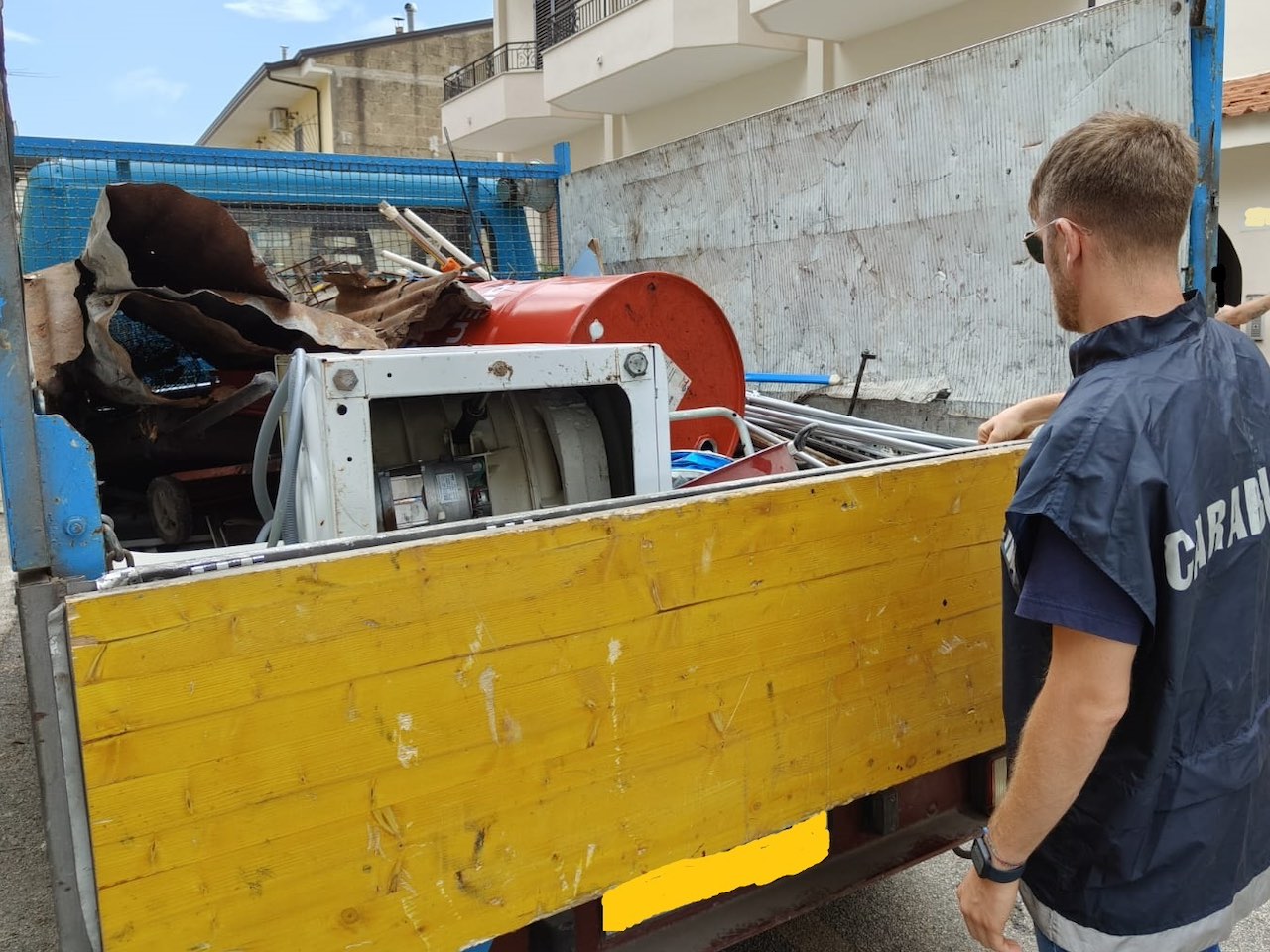 marcianise sequestrato autocarro