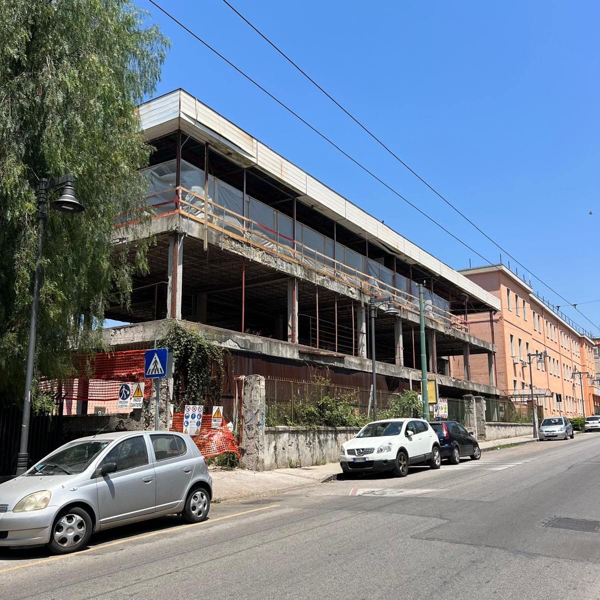 San Giorgio a Cremano, tutto pronto per la demolizione dell’ex liceo scientifico in corso Umberto I