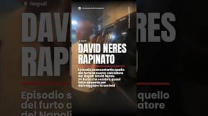 David Neres rapinato dopo la partita #Napoli - Parma  #davidneres #rapina