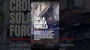 Operazioni di #soccorso delle persone rimaste coinvolte nel crollo del solaio a #Forcella #napoli