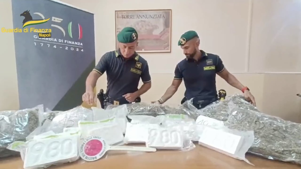 Colpo ai narcos vesuviani, arrestati i due corrieri