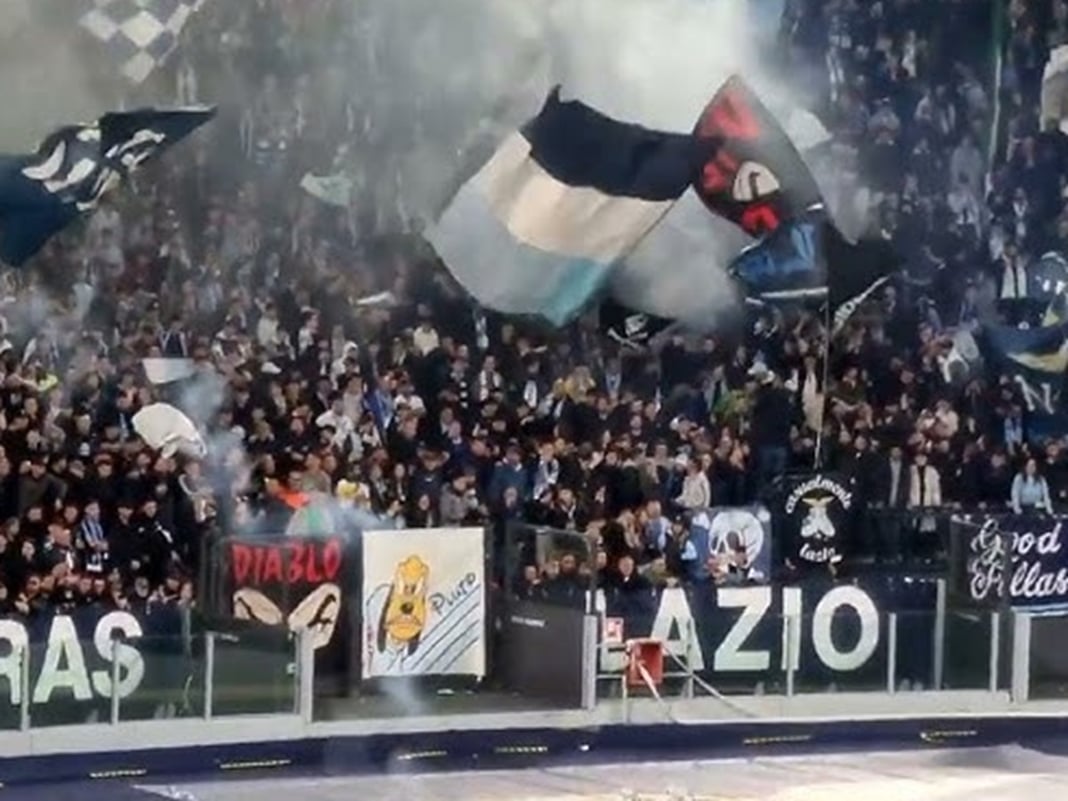 Europa League, circa 60 tifosi della Lazio fermati ad Amburgo: erano armati con coltelli e mazze