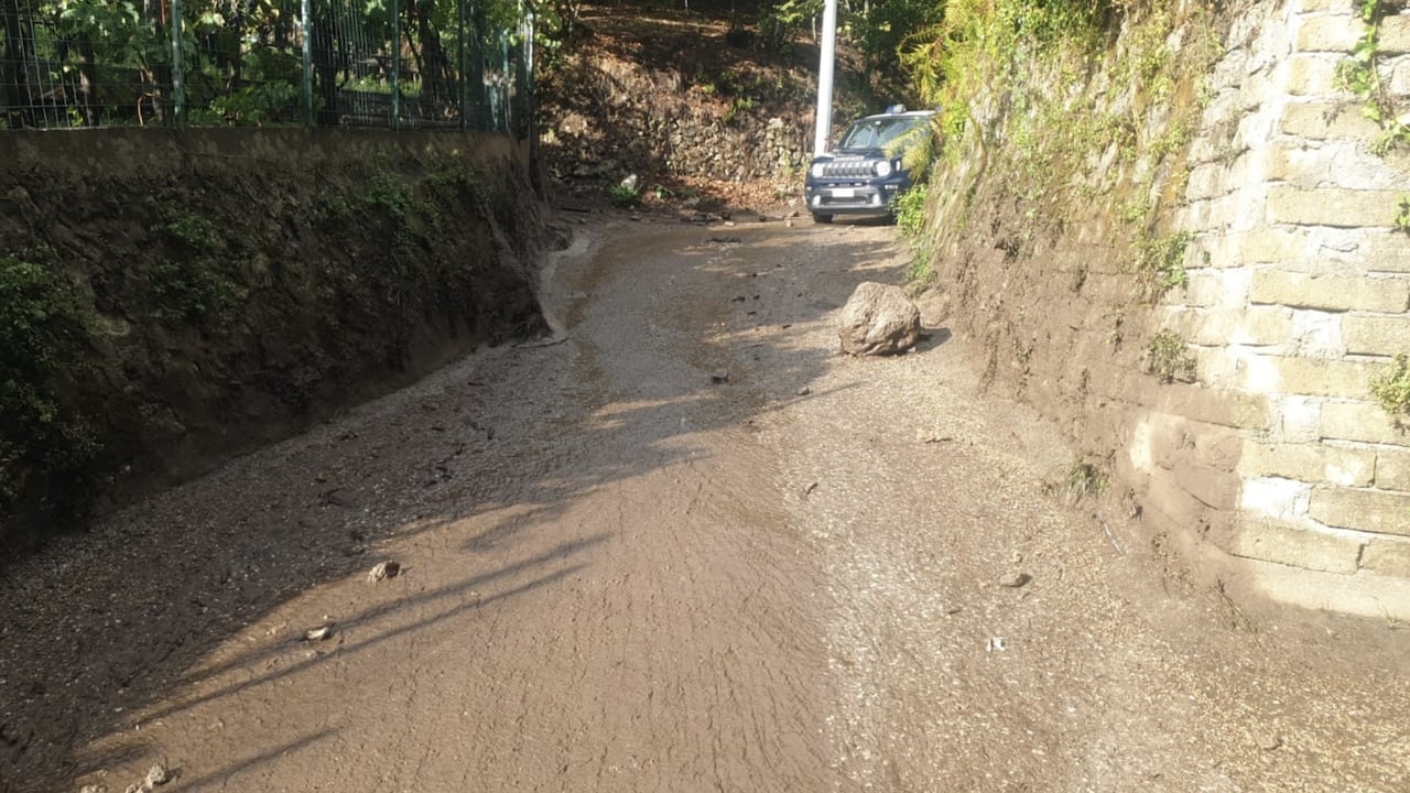 Lettere, paura per due auto trascinate nel canale Pozzillo