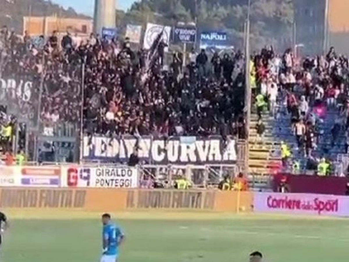 Scontri tra tifosi, il giudice sportivo: 30mila euro di multa a Cagliari e Napoli