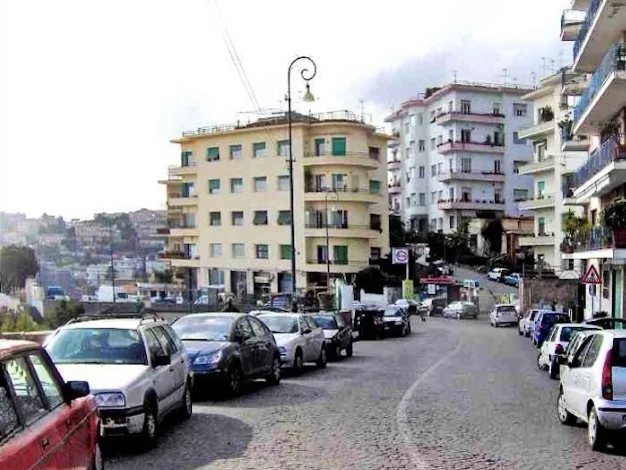 Via aniello falcone vomero