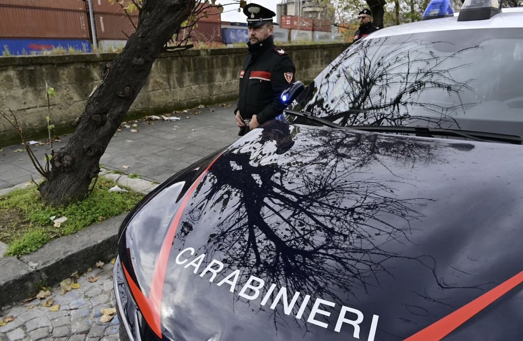 Lettere, 17enne ai domiciliari