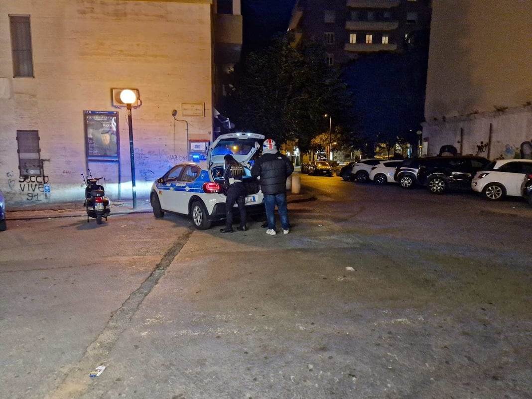 Chiaia, auto usata come magazzino
