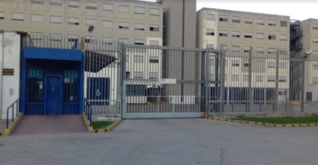 Notte calda a Secondigliano:  41enne arrestato dopo una colluttazione con gli agenti