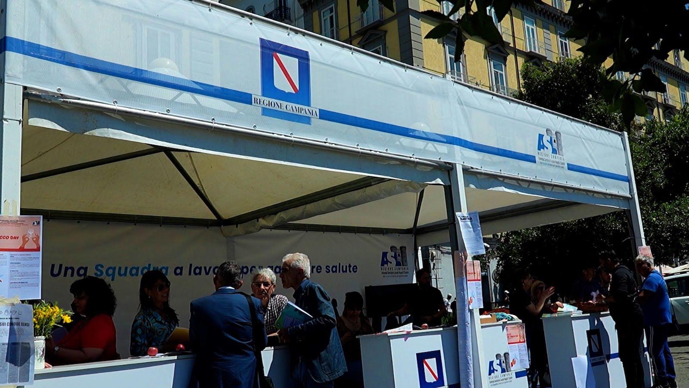 Napoli, visite mediche gratuite tutti i giorni in Piazza Garibaldi