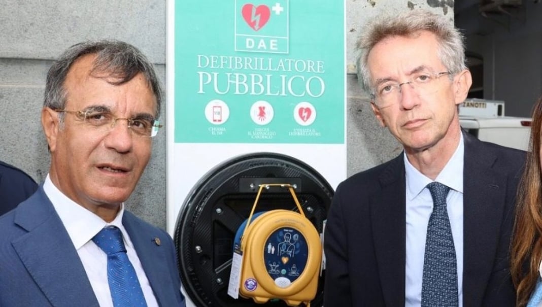 Napoli, un defibrillatore nell’atrio del Consiglio comunale