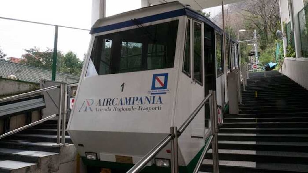 Mercogliano, funicolare ferma a mezz’aria