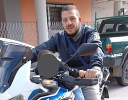 Acerra piange per il 37enne Cuono De Sena e prega per il figlio di 5 anni